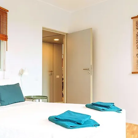 Old Town Riverview * بوخارست