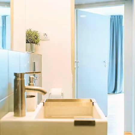 Old Town Riverview Apartment *